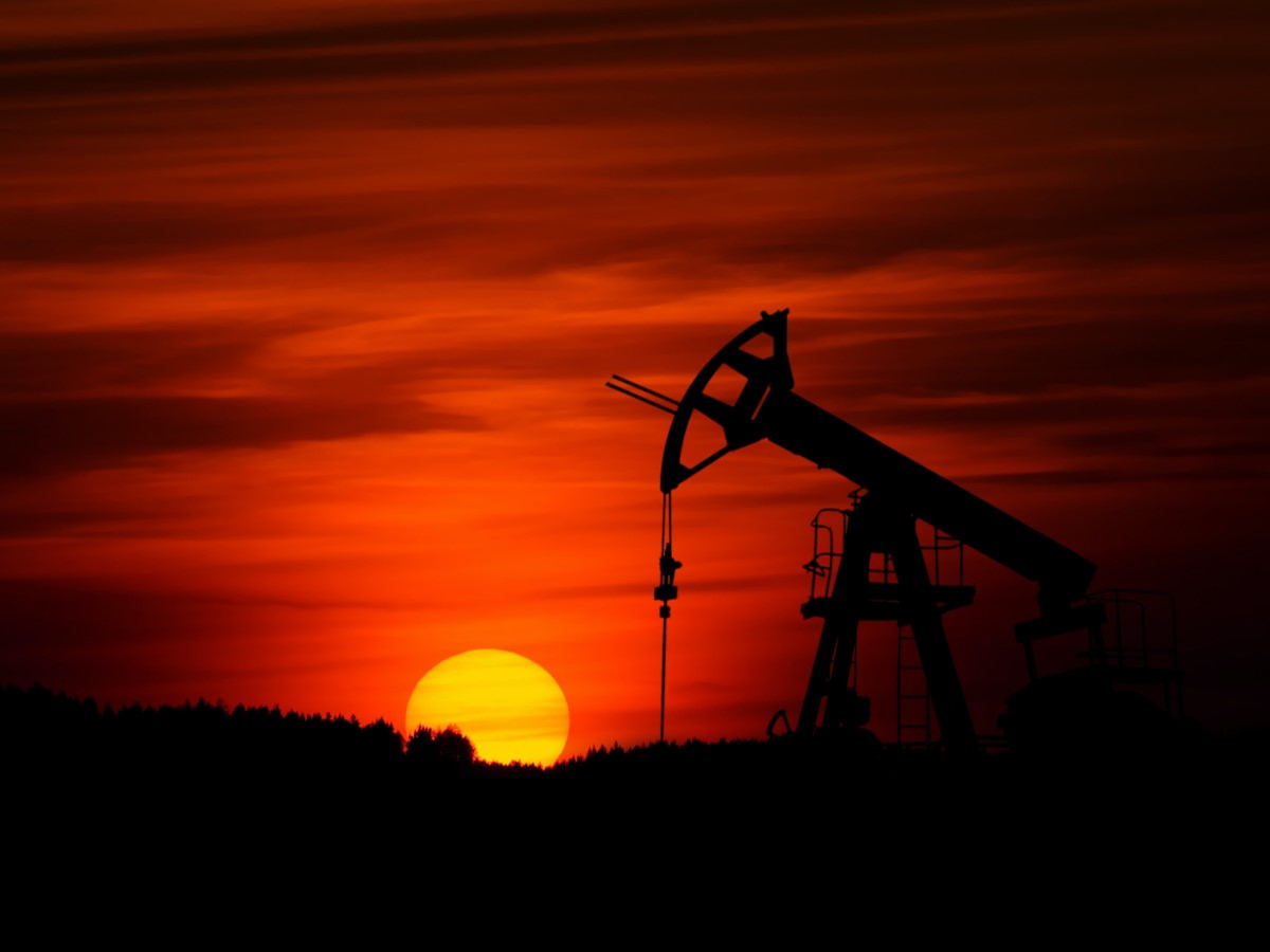 dualisme-mata-uang-melemahnya-petrodollar