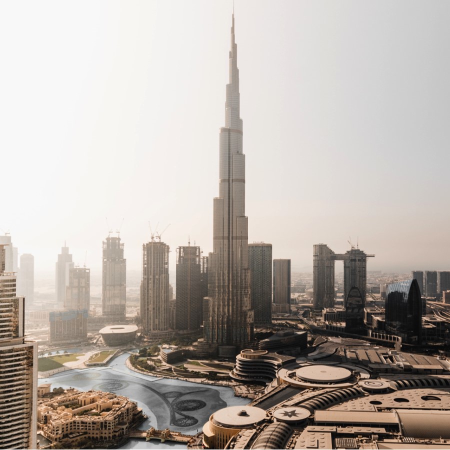 UAE-Dubai-bikin-hujan-dengan-laser